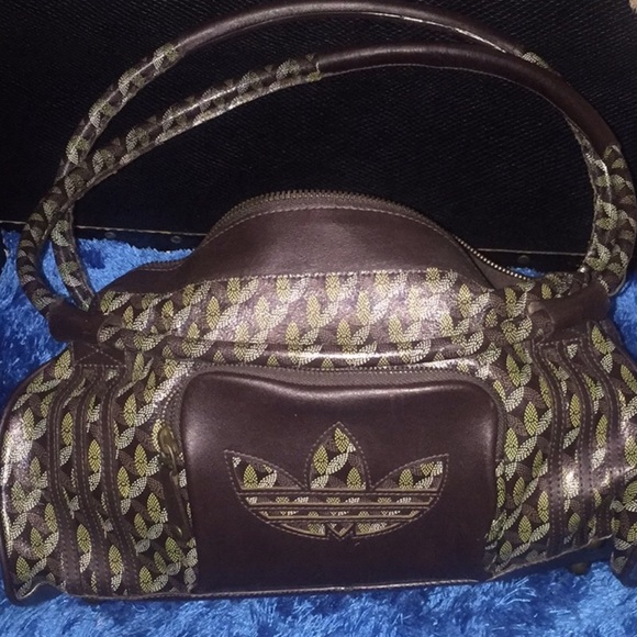 Authentic Adidas - Picture 2 of 8